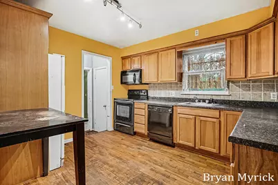 819 W 25th Street, Holland, MI 49423 - Photo 10