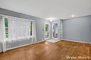 819 W 25th St, Holland, MI 49423 - Photo 4