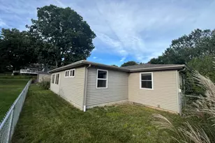 831 S Alexander St, Greenville, MI 48838 - Photo 4