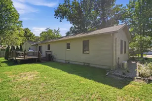 33590 Clarita St, Livonia, MI 48152 - Photo 24