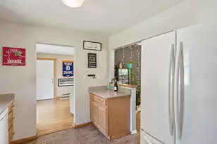 33590 Clarita St, Livonia, MI 48152 - Photo 14