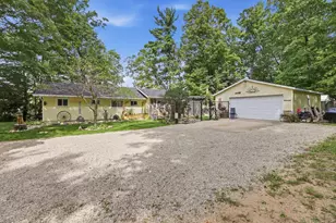 3936 Truesdale St, Newaygo, MI 49337 - Photo 1