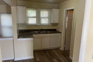 434 S McCord St, Benton Harbor, MI 49022 - Photo 8