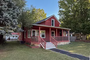 401 Sheldon St, Dowagiac, MI 49047 - Photo 2