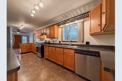401 Sheldon Street, Dowagiac, MI 49047 - Photo 6