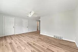 1112 Hurd Ave, Benton Harbor, MI 49022 - Photo 8
