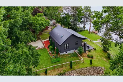 18729 S River Road, Three Rivers, MI 49093 - Photo 8