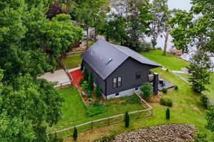18729 S River Rd, Three Rivers, MI 49093 - Photo 8