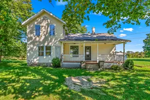 44 Hawley St, Quincy, MI 49082 - Photo 2