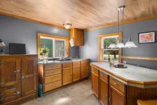 10262 Burgess Rd, Charlevoix, MI 49720 - Photo 8
