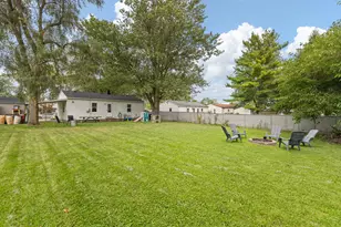 410 April Ln, Adrian, MI 49221 - Photo 4