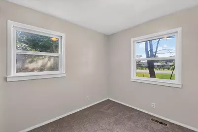 32558 M 43, Paw Paw, MI 49079 - Photo 18