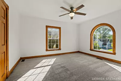 125 W Main Avenue, Zeeland, MI 49464 - Photo 28