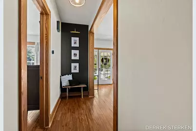 125 W Main Avenue, Zeeland, MI 49464 - Photo 16