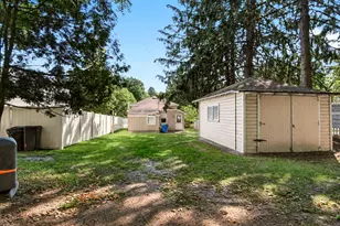 357 N Hancock St, Pentwater, MI 49449 - Photo 10