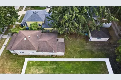 357 N Hancock Street, Pentwater, MI 49449 - Photo 4
