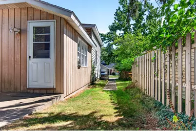 357 N Hancock Street, Pentwater, MI 49449 - Photo 8