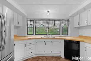 10383 N Cedar Dr, Grand Haven, MI 49417 - Photo 10
