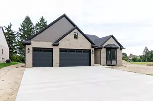 19342 Newburgh Rd, Livonia, MI 48152 - Photo 2