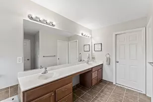 24323 Heatherwood Dr, South Lyon, MI 48178 - Photo 16
