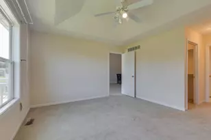 318 Barrington Cir, Lansing, MI 48917 - Photo 14