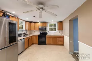 404 Pine St, Howard City, MI 49329 - Photo 4