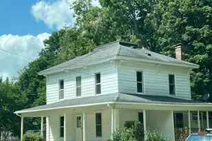 89 E Post St, Newaygo, MI 49337 - Photo 2
