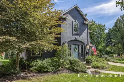 950 Bellclaire Avenue SE, East Grand Rapids, MI 49506 - Photo 4