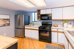 452 Village Oaks Ct, Ann Arbor, MI 48103 - Photo 8