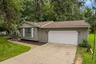 190 W Bacon St, Hillsdale, MI 49242 - Photo 30