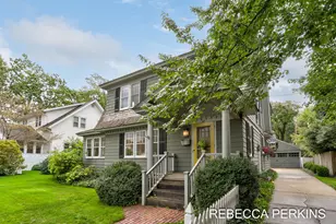 22 Cherry St, Holland, MI 49423 - Photo 2