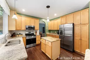 15025 Briarwood St, Grand Haven, MI 49417 - Photo 12