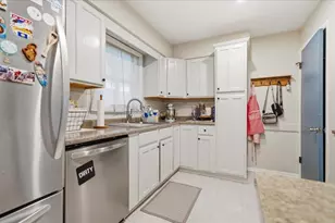 408 Waverly Dr, Benton Harbor, MI 49022 - Photo 18