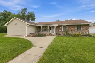 24368 Sylvan Ave, Brownstown, MI 48134 - Photo 2