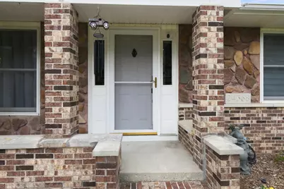 24368 Sylvan Avenue, Brownstown, MI 48134 - Photo 6