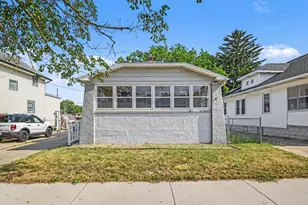 735 Eleanor St NE, Grand Rapids, MI 49505 - Photo 1