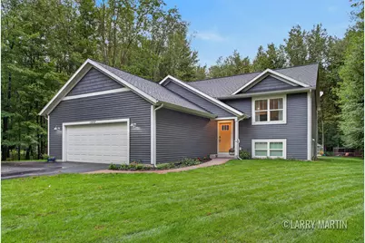 13437 Young Forest Court, West Olive, MI 49460 - Photo 2