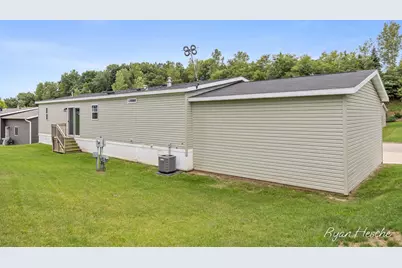 218 Whispering Creek Drive, Ionia, MI 48846 - Photo 26