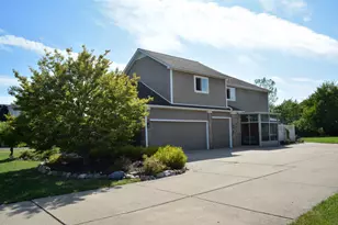 25548 Winding Creek Dr, New Boston, MI 48164 - Photo 4