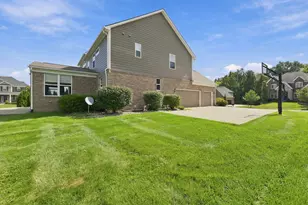 5887 Strawberry Cir, Commerce Township, MI 48382 - Photo 80