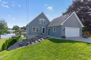 10725 Arrowhead Cir, Jerome, MI 49249 - Photo 1