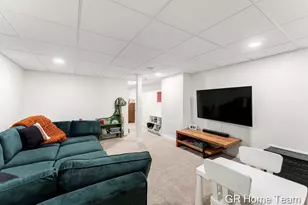 1619 Millbrook St SE, Grand Rapids, MI 49508 - Photo 30