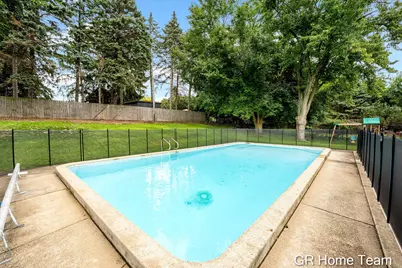 1619 Millbrook Street SE, Grand Rapids, MI 49508 - Photo 38