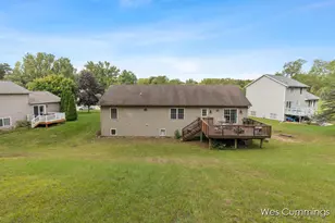 469 Country Meadows Dr NE, Comstock Park, MI 49321 - Photo 38