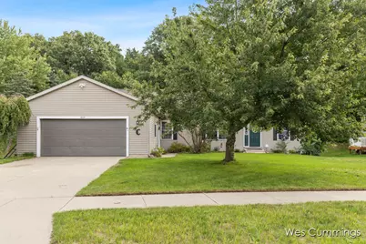 469 Country Meadows Drive NE, Comstock Park, MI 49321 - Photo 4