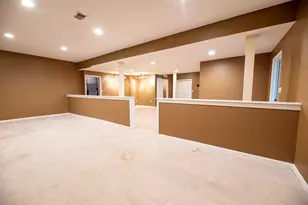 2255 Radcliffe Dr, Troy, MI 48085 - Photo 42