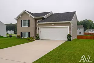 820 Harvest Dr, Wayland, MI 49348 - Photo 2