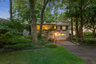 4335 Lakes Edge Dr, Holland, MI 49424 - Photo 1