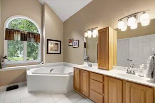 5566 Creekview Dr, Ann Arbor, MI 48108 - Photo 36