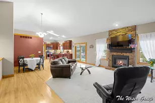 5595 Fieldstone Dr SW, Wyoming, MI 49418 - Photo 8